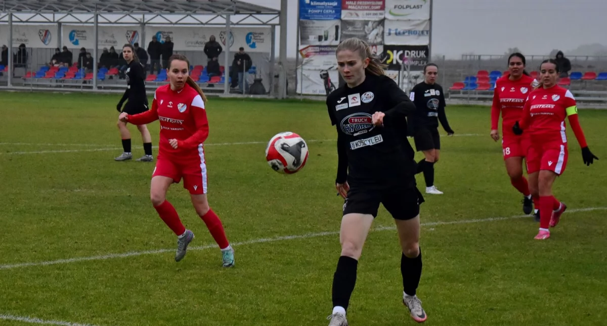 Zdjęcie przedstawia mecz Juna-Trans Women Stare Oborzyska - Hydrotruck Czwórka Radom