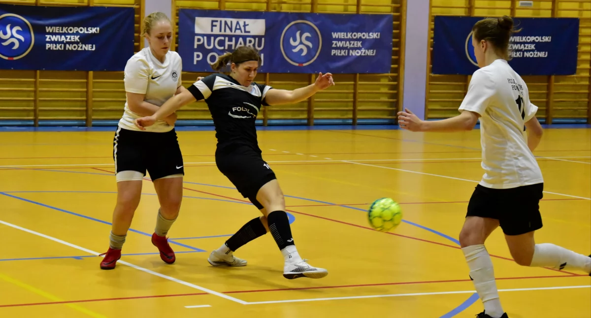 Zdjęcie przedstawia mecz futsalu Juna-Trans Women Stare Oborzyska - Politechnika Poznańska w Pucharze Polski WZPN