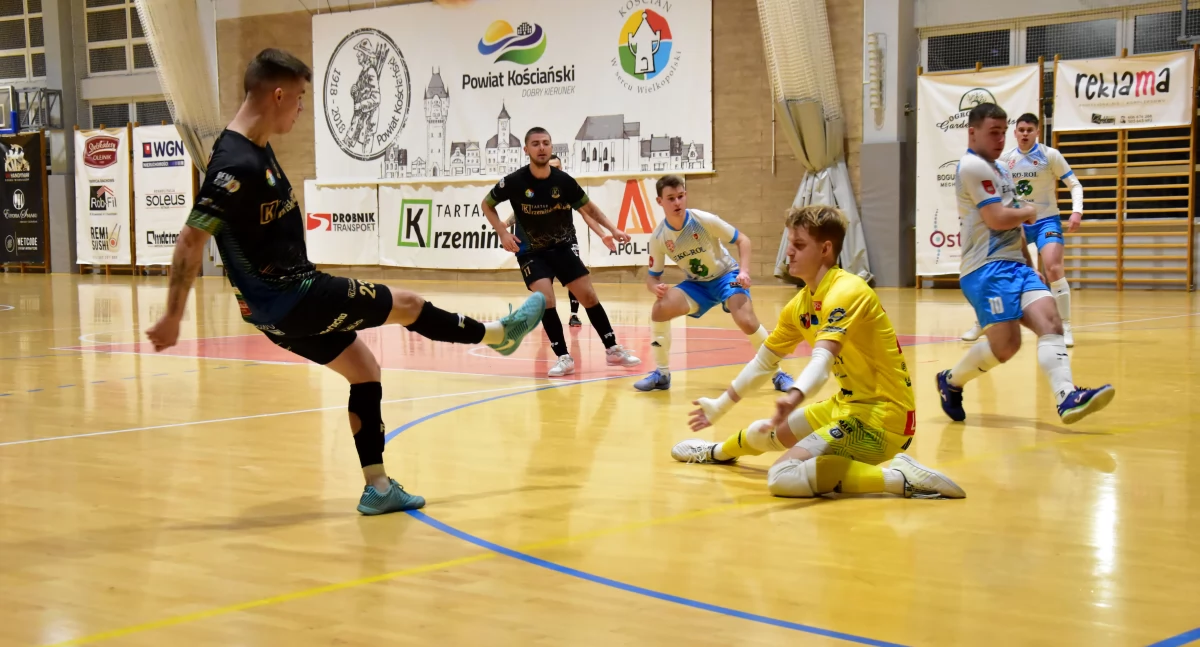 Zdjęcie przedstawia mecz Futsal Kościan - Piast Poniec Futsal Leszno
