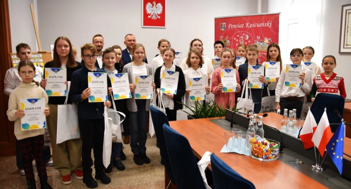 Zdjęcie przedstawia laureatów konkursu Recepta na zdrowie