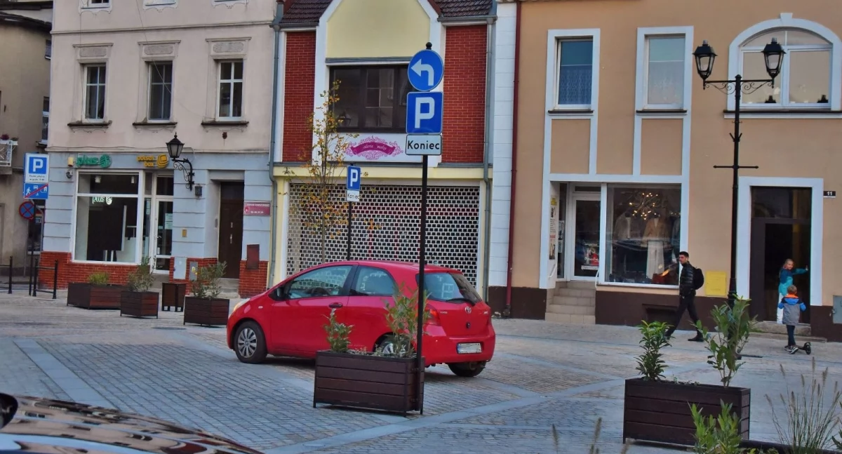 Zdjęcie przedstawia rynek w Koscianie