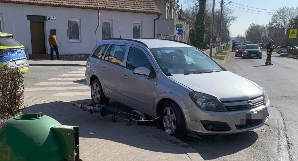 Wypadki drogowe, Zderzenie przejściu pieszych Rowerzystka trafiła szpitala - zdjęcie, fotografia