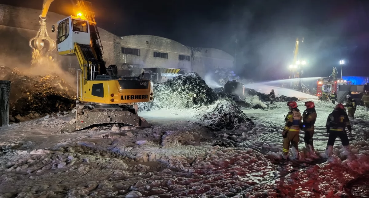 Pożar w zakładzie recyklingu odpadów w Przysiece Polskiej