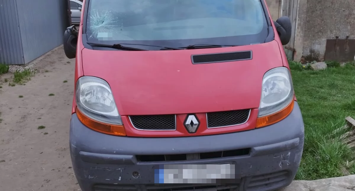 Wypadki drogowe, Wjechał ogrodzenie posesji Miał prawie promile! - zdjęcie, fotografia