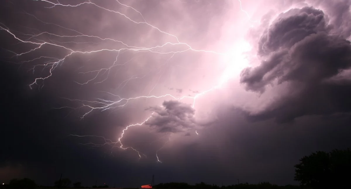Alerty pogodowe, ostrzega Mogą pojawić burze! - zdjęcie, fotografia