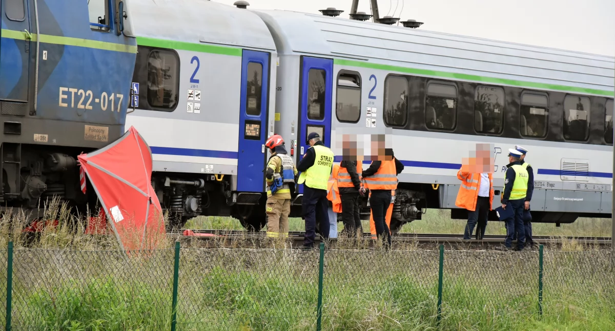 Inne zdarzenia, Tragiczny wypadek torach kołami pociągi zginęła kobieta [ZDJĘCIA] - zdjęcie, fotografia