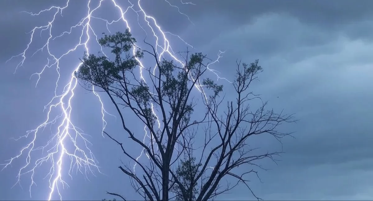 Alerty pogodowe, Mogą pojawiać burze! wydał ostrzeżenie! - zdjęcie, fotografia
