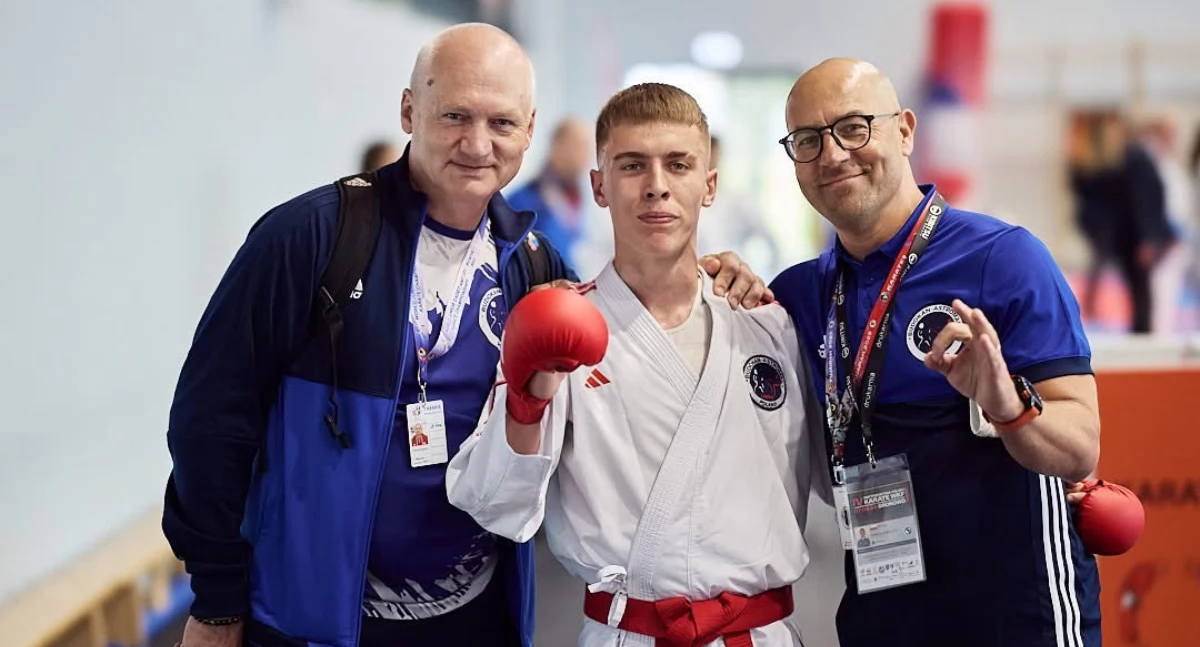 Inne sporty, Aleksander Mistrzem Polski karate! Obronił tytuł sprzed roku! - zdjęcie, fotografia