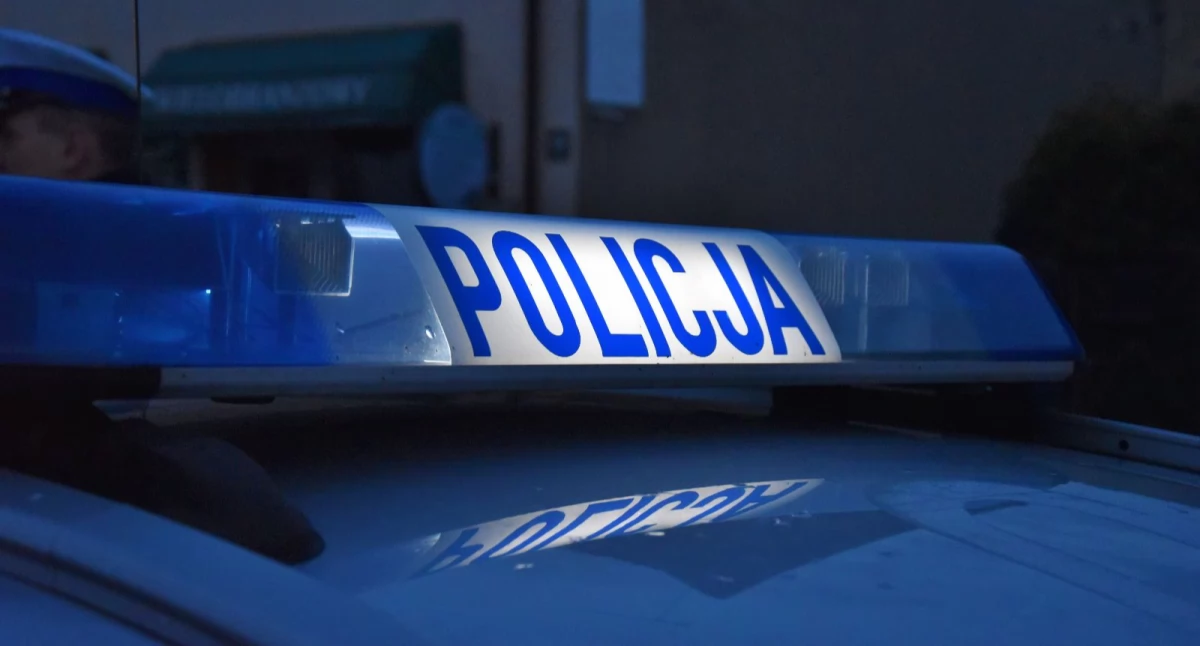 Inne zdarzenia, Tragedia Turwi Ciało mężczyzny znaleziono szkolnym boisku - zdjęcie, fotografia