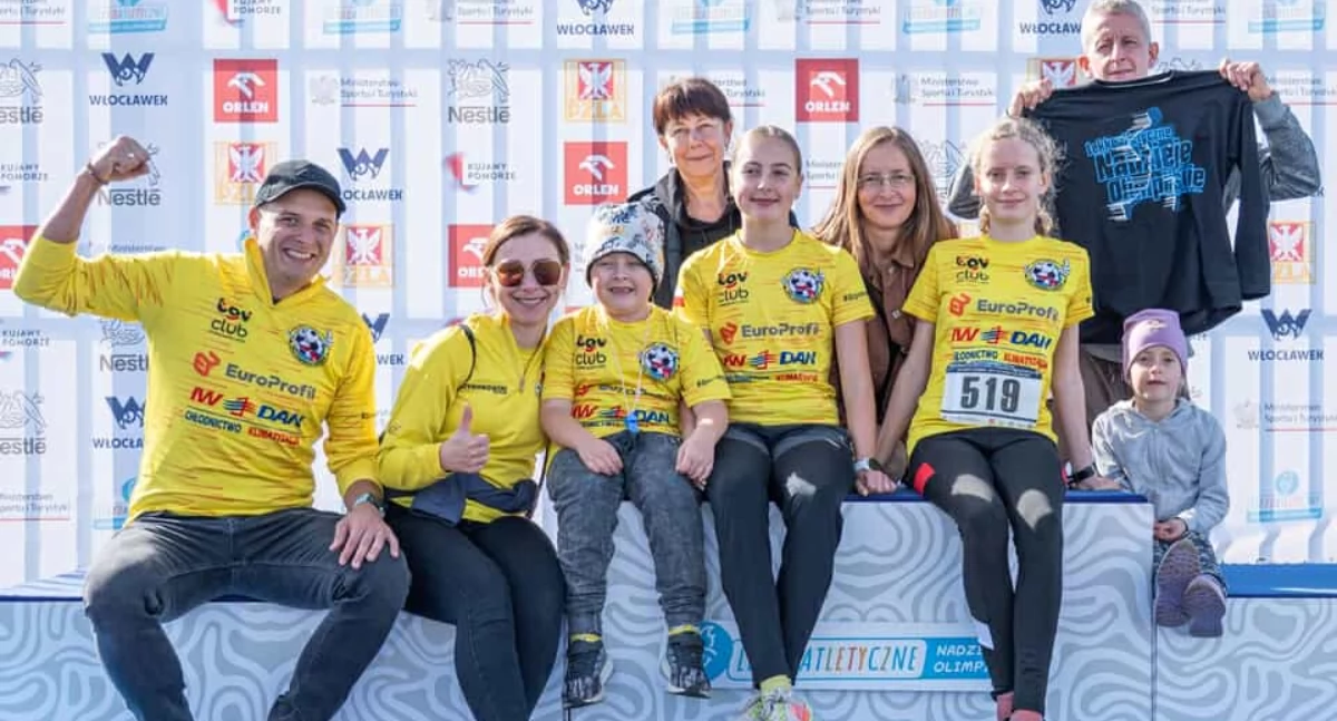 Biegi, Nordic Walking, Sukcesy biegaczek Czwórka Kościan Włocławku! - zdjęcie, fotografia
