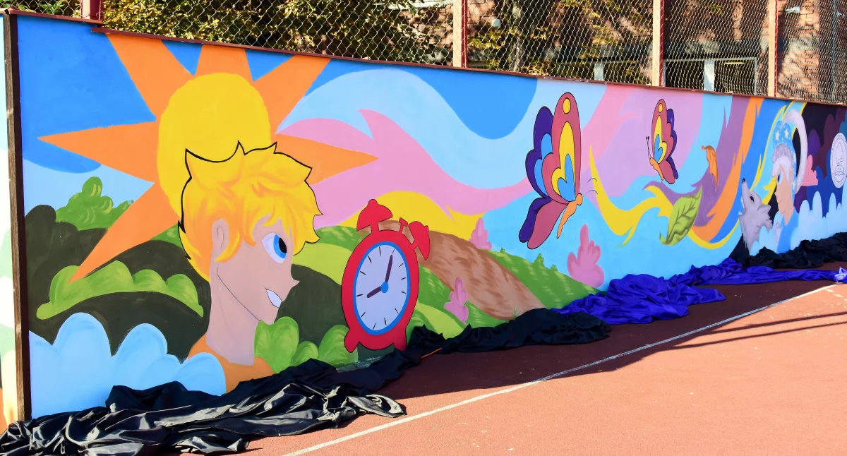 Szkoły, edukacja i nauka, Odsłonięto Mural przyjaźni [ZDJĘCIA] - zdjęcie, fotografia