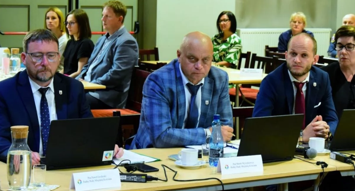 Sprawy lokalne, Przewodniczący komisji odwołania pomówienie - zdjęcie, fotografia