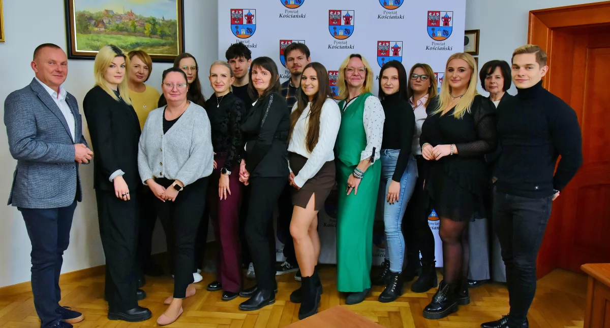 Sprawy lokalne, Dotacje rozpoczęcie działalności gospodarczej Wsparcie otrzymało osób [ZDJĘCIA] - zdjęcie, fotografia