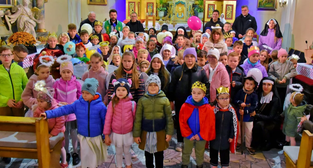 Wiara, religia, Marsz Wszystkich Świętych przeszedł ulicami Kościana [ZDJĘCIA] - zdjęcie, fotografia