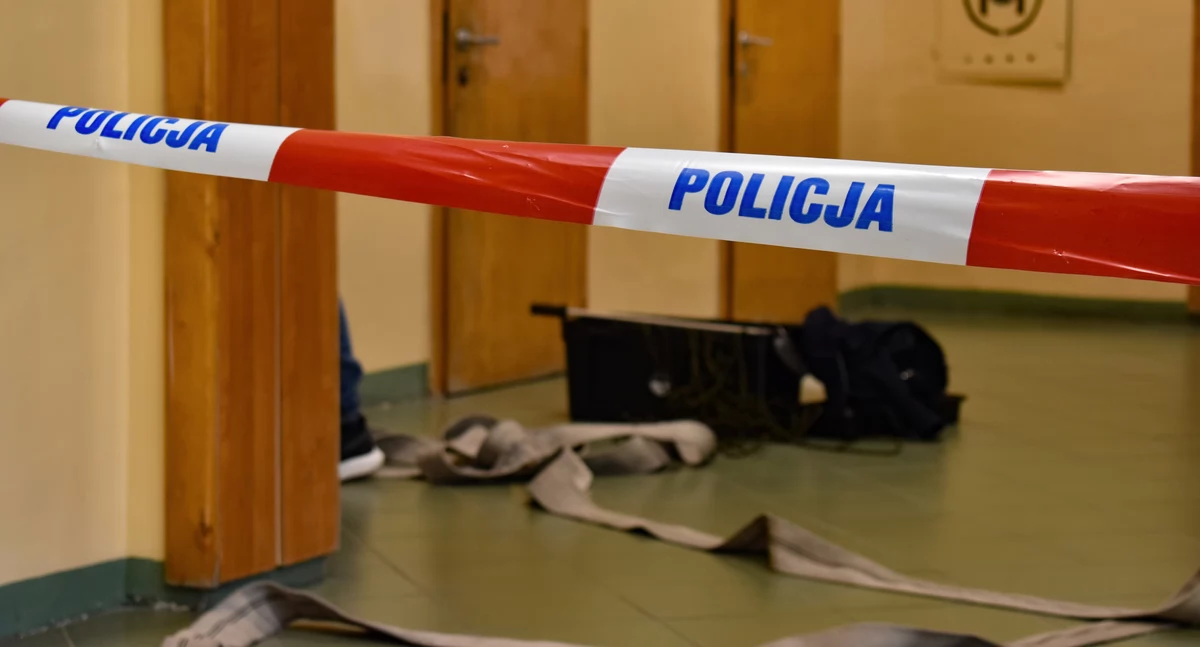 Komunikaty policji, Pożar szkole Wspólne ćwiczenia policji straży pożarnej [ZDJĘCIA] - zdjęcie, fotografia