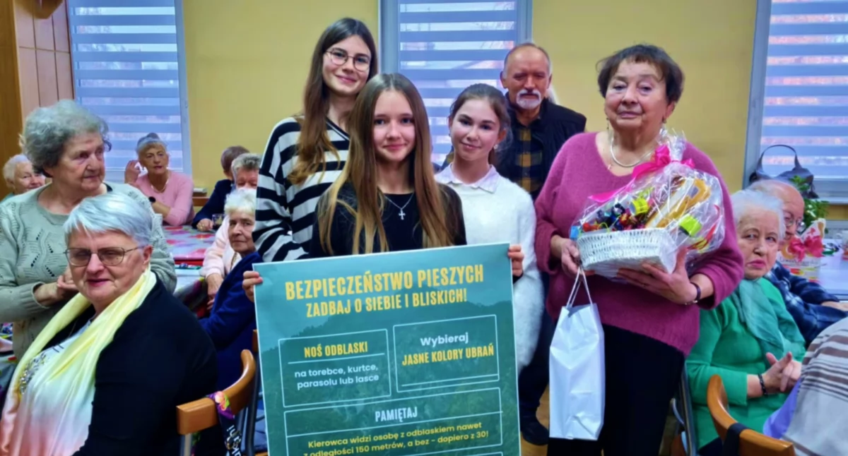 Szkoły, edukacja i nauka, Szkoła Podstawowa konkurskie Odblaskowa szkoła - zdjęcie, fotografia