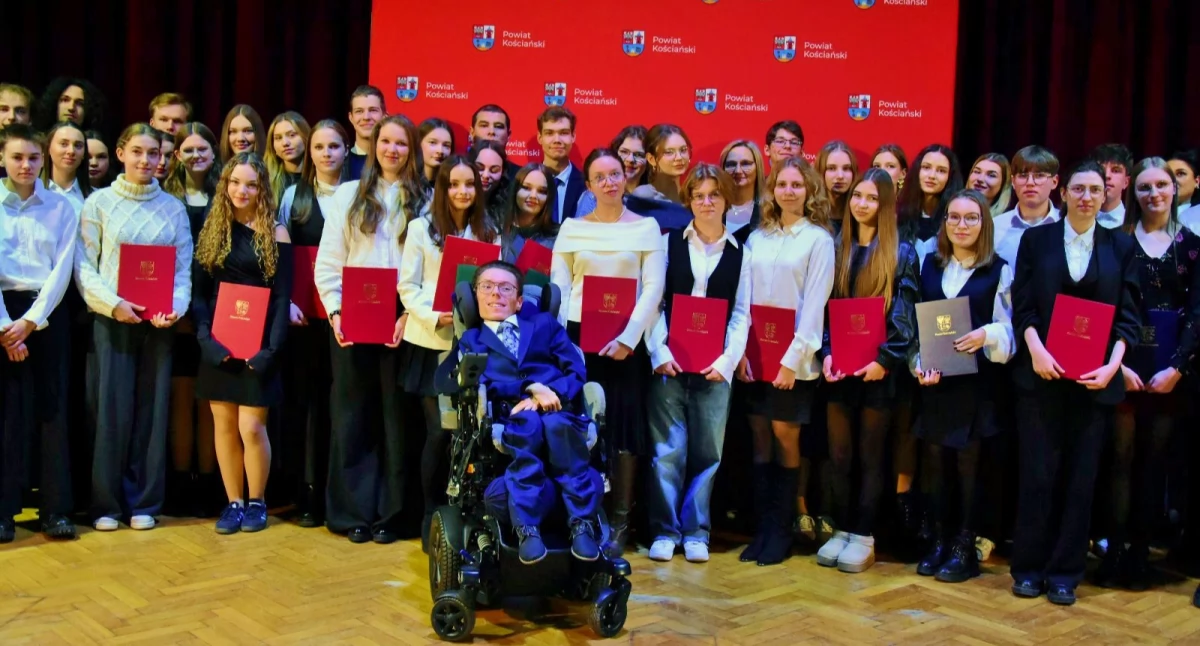 Sprawy lokalne, Stypendia uczniów studentów powiatu [ZDJĘCIA] - zdjęcie, fotografia