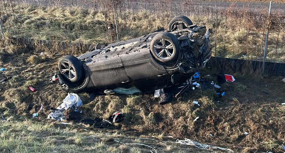 Wypadki drogowe, Wypadek udziałem Ferrari Lądował - zdjęcie, fotografia