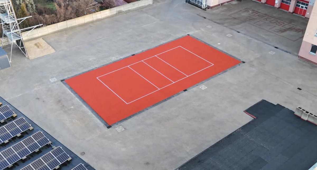 Nowy plac z kostki betonowej, a także boisko wielofunkcyjne w komendzie PSP w Kościanie