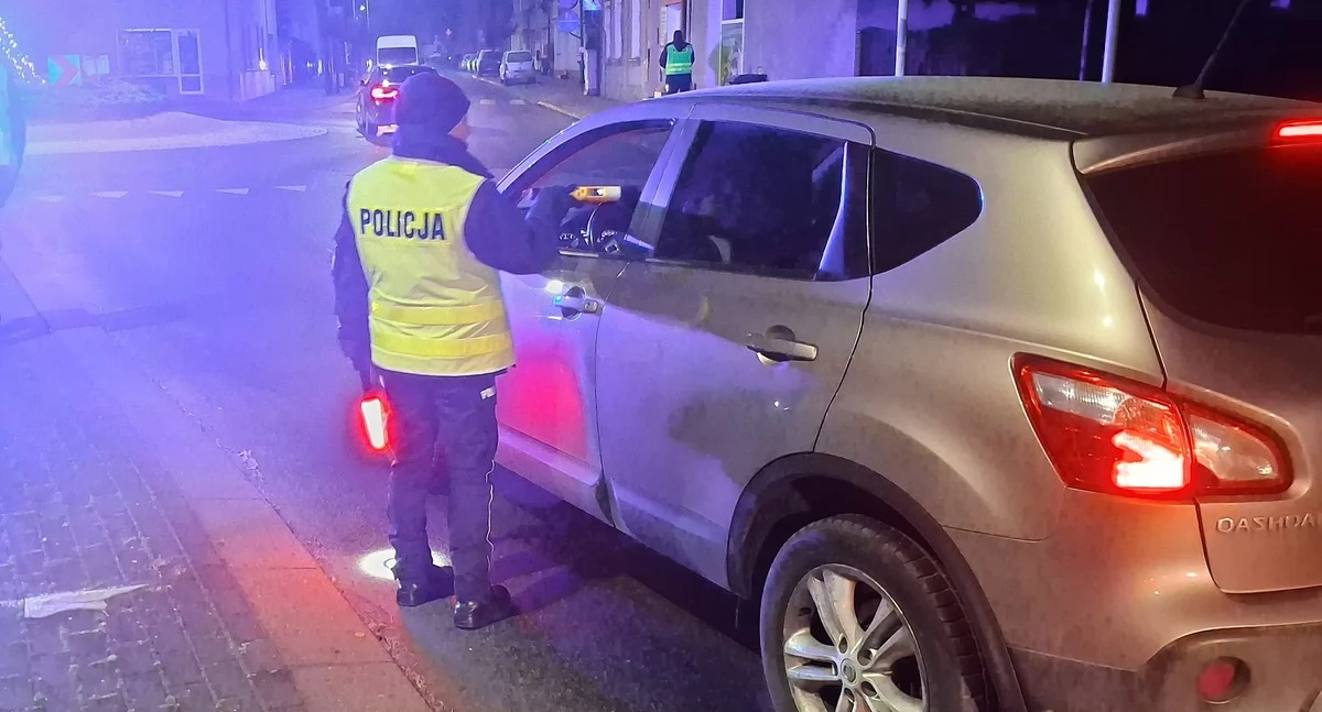 Komunikaty policji, Trzeźwy poranek pouczono czterech kierowców - zdjęcie, fotografia