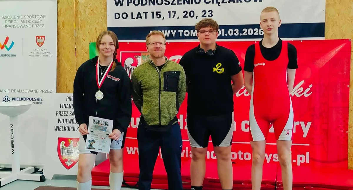 Trójbój siłowy, Świetny występ młodych zawodników klubu Kobra Kościan! - zdjęcie, fotografia