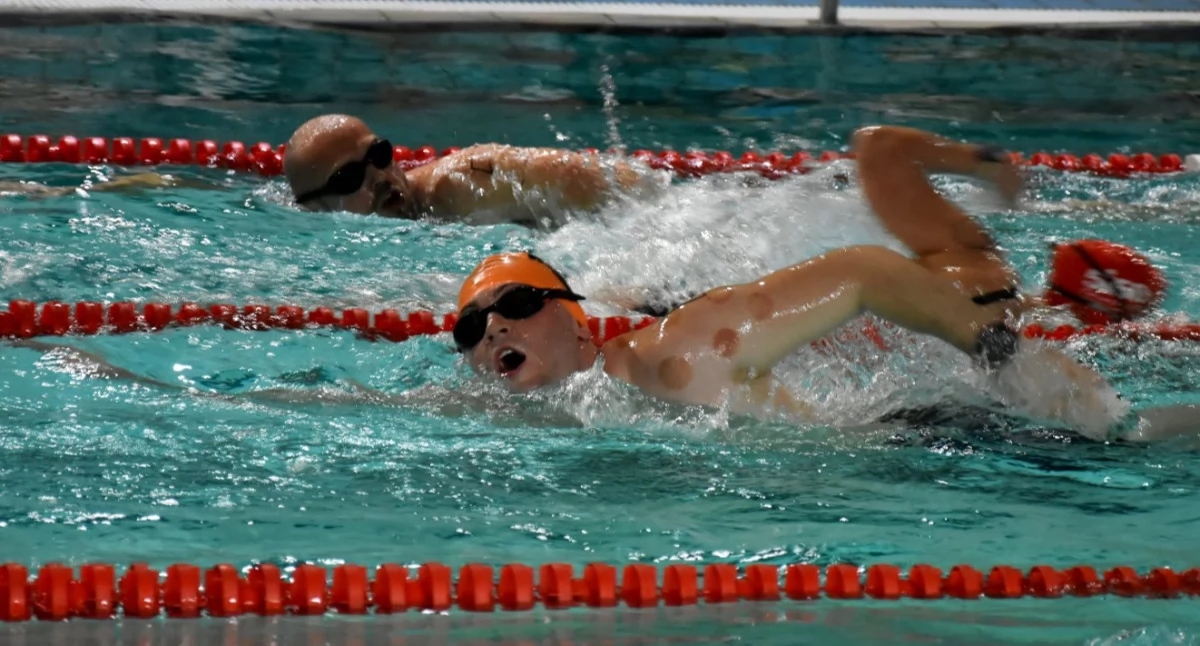 Inne sporty, Otyliada kościańskim basenie Nocne pływanie niezwykłe wyzwanie [ZDJĘCIA] - zdjęcie, fotografia