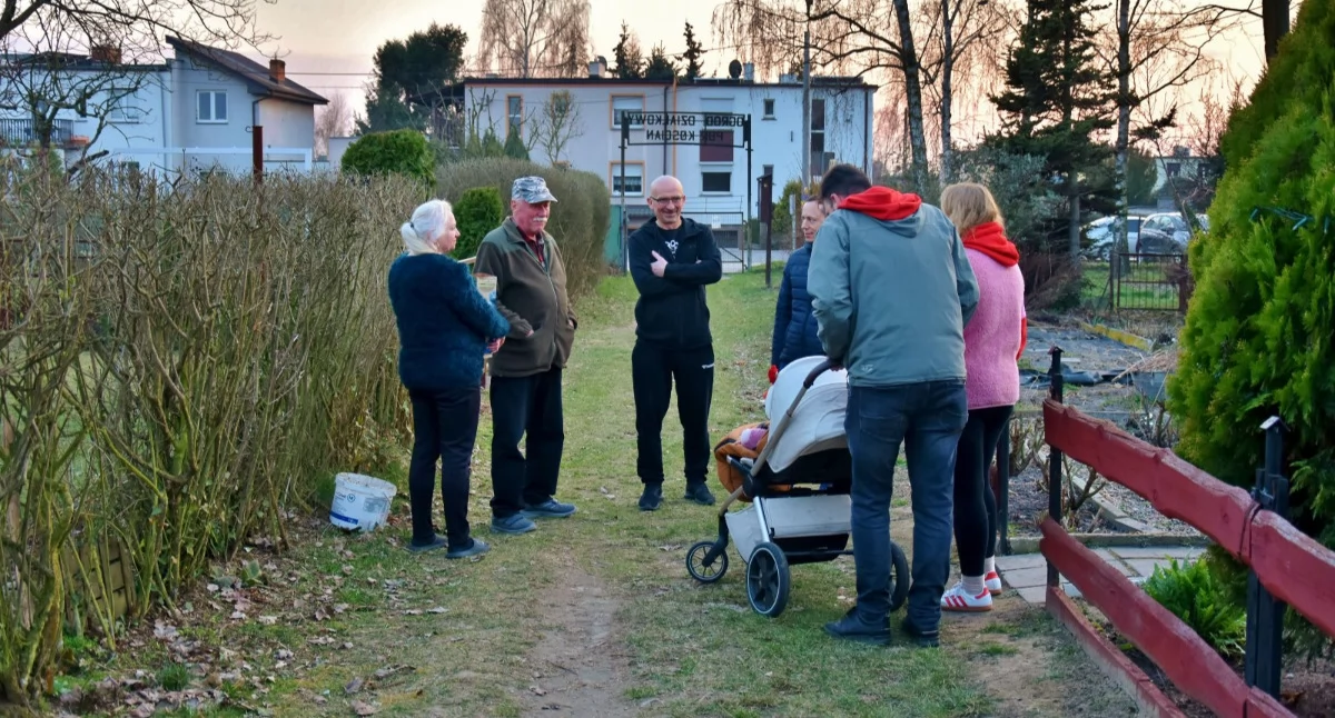 Sprawy lokalne, Przychodnia zamiast ogródków działkowych Serca działkowców pękają! - zdjęcie, fotografia