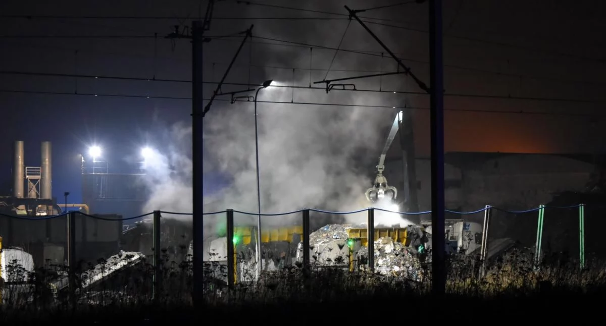 Pożary, Zapaliła hałda odpadów Pożar Przysiece Polskiej - zdjęcie, fotografia