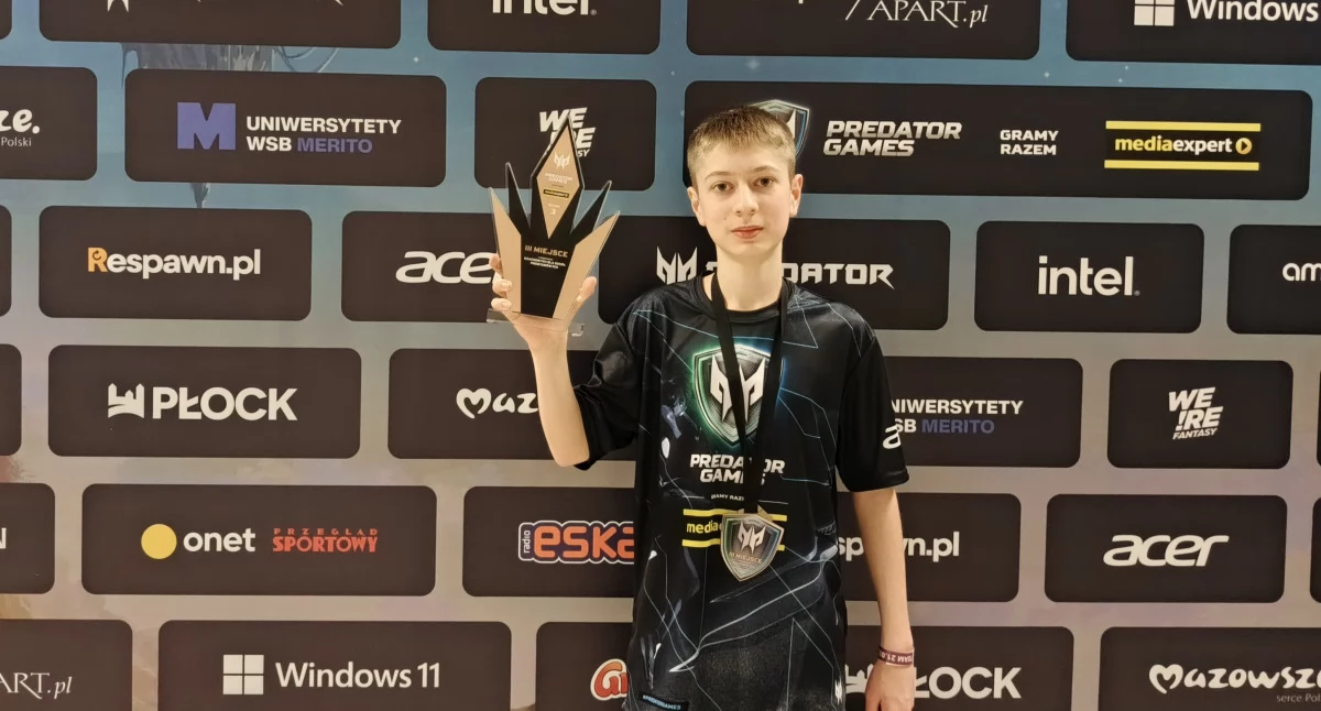 Szkoły, edukacja i nauka, Uczeń Jedynki Szymon Wojciechowski podium prestiżowego turnieju! - zdjęcie, fotografia