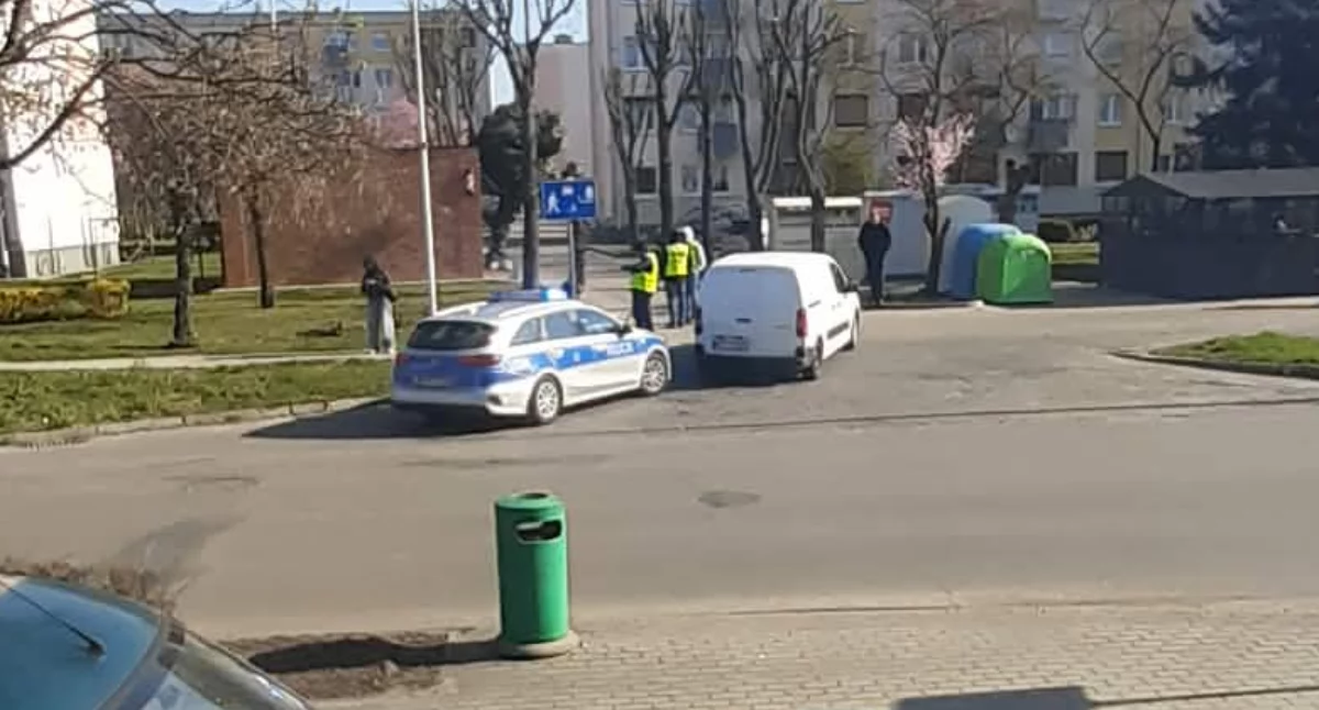 Wypadki drogowe, Wypadek Wyzwolenia Kościanie Samochodem potrącił rowerzystę - zdjęcie, fotografia