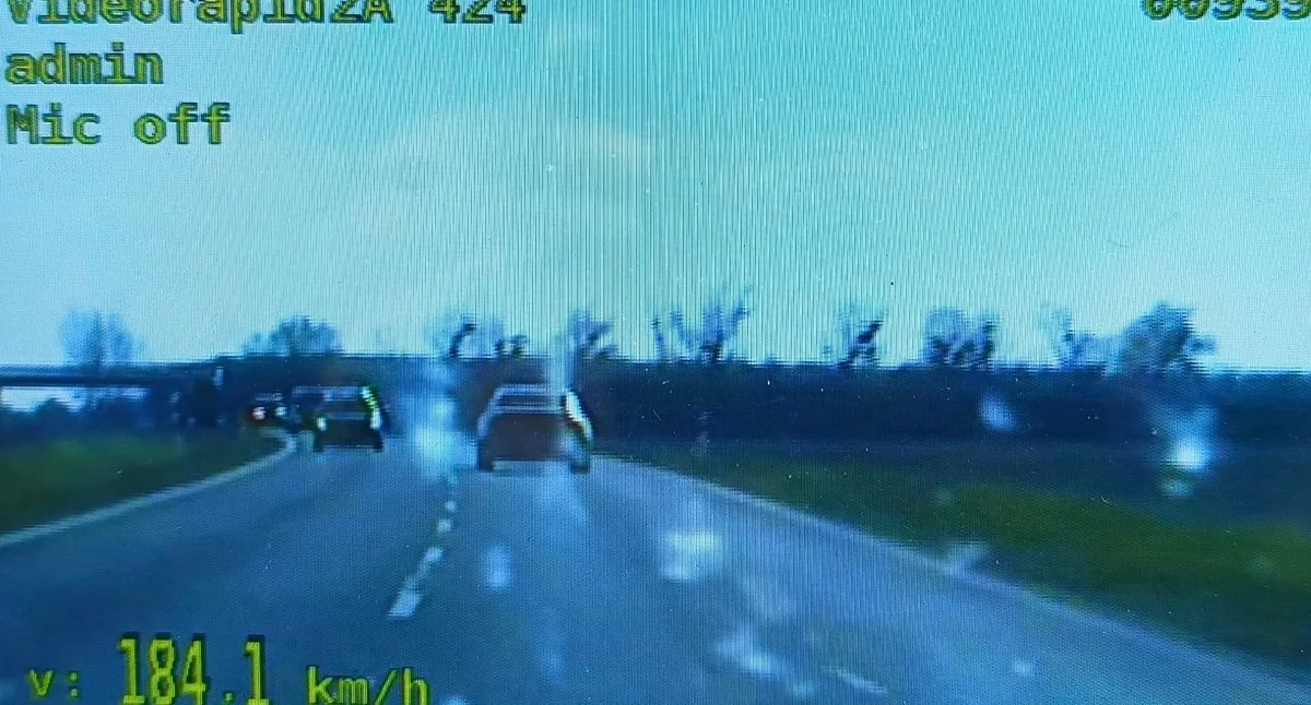 Kronika kryminalna, Jechał prędkością km/h! Zatrzymano prawo jazdy miesiące - zdjęcie, fotografia