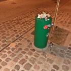 Przepełnione kosze na śmieci