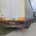 Zasnął za kierownicą i wjechał do rowu