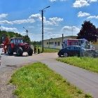 Kolizja osobówki z traktorem w Racocie
