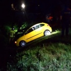 Uderzył w płot i dachował w Nietążkowie (2)