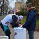 Zbierali podpisy w sprawie in vitro (5)