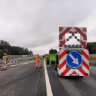 Wjechała w barierki na S5 (2)