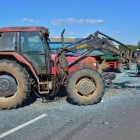 Autobus zderzył się z traktorem (3)