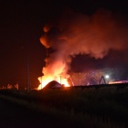 Pożar na złomowisku w Przysiece Polskiej 2 (3)