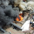 DUży pożar hali w Luboniu (2)