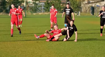 Trudna sytuacja piłkarek Juny. Kolejna przegrana i spadek w tabeli