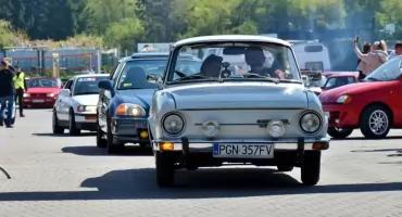 III Czempiński Rajd Klasyków. Ponad setka klasyków wyruszyła w trasę [ZDJĘCIA]