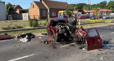 Nie posiadał uprawnień do kierowania. Trzymiesięczne dziecko wciąż w stanie krytycznym