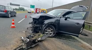 W bariery na S5. Dwie kobiety trafiły do szpitala [ZDJĘCIA]