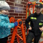 Antoś z wizytą u strażaków (6)