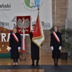Nowy sztandar i pożegnanie absolwentów Ratajczaka 2023 (6)