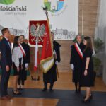Nowy sztandar i pożegnanie absolwentów Ratajczaka 2023 (8)